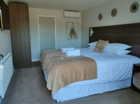 King Hotel Tenterden Отели в г. Хедкорн