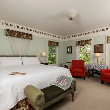 Maple Hill Farm Inn