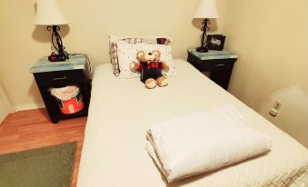 Room in Apartment - Plaid Room 3Min from Yale Univ