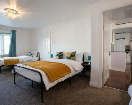 Renfrew House Hotels in Bolton