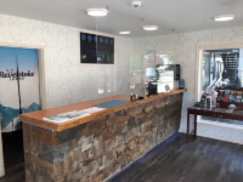 Revelstoke Lodge Hotels in Revelstoke