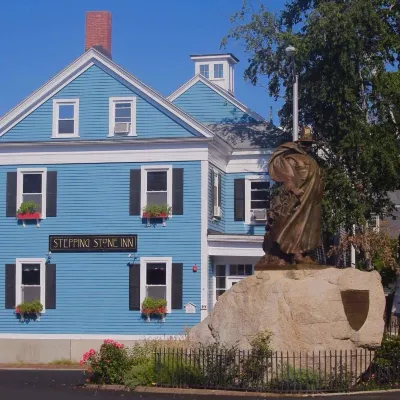 Stepping Stone Inn Hotels near Salem Maritime National Historical Park