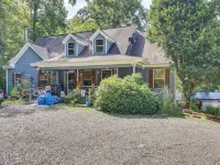 Georgia Home w/ 2 Fire Pits & Creek Access! Hotels in Towns County