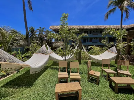 Straw Hat Surf Hostel