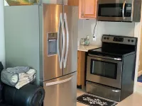 Beautiful Apartment 1BR+1Bath. Centrally located. Extra sofa bed