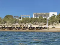 Bonatsa Beach House - Bed and Breakfasts