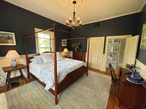 Charming Victorian Estate with AC, WiFi with water views in East Boothbay