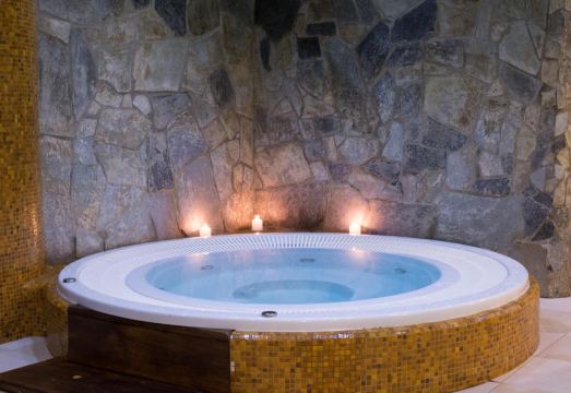 2. 호텔 카리노 스..