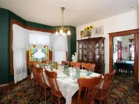 Spurs n Lace Bed & Breakfast Inn