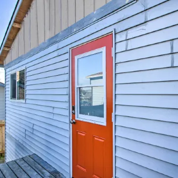 Convenient Burien Getaway 12 Mi to Dtwn Sea!