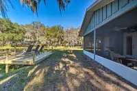 Waterfront Studio w/ Dock Access in Inglis! - Lejligheder