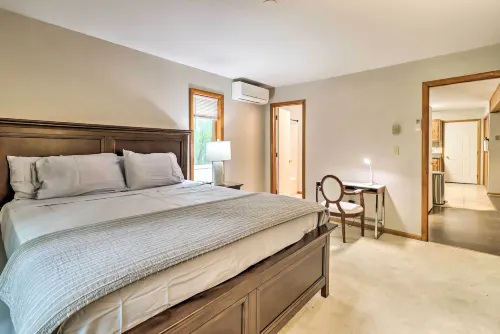 Hot Tub + Game Room: Peaceful Poconos Home! - Parkplatz