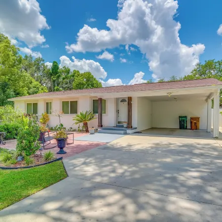 Ocala Retreat w/ Pool, Grill & Yard - Pets Welcome