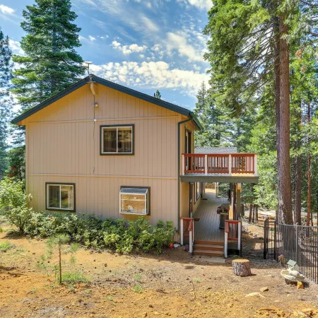 Pet-Friendly California Cabin w/ Beach Access