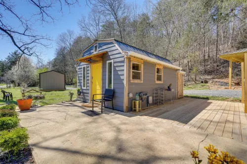 'Blue Dream' Cabin in Rising Fawn w/ Fire Pit! - アパートメント