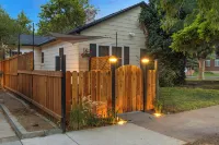 Ski & Hike: Cozy Dtwn Reno Studio w/ Fireplace - Condos