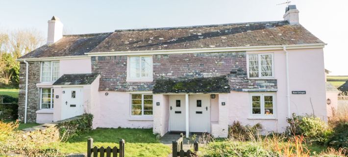 3 Rose Cottages Hoteles en Looe