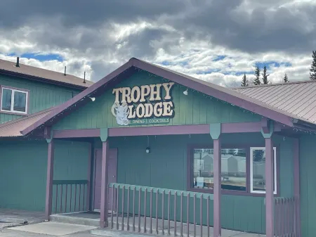 Trophy Lodge Accommodations Отели в г. Делта-Джанкшен