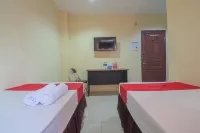 RedDoorz Syariah at Jalan Cilik Riwut Kapuas Hotels in Central Selat