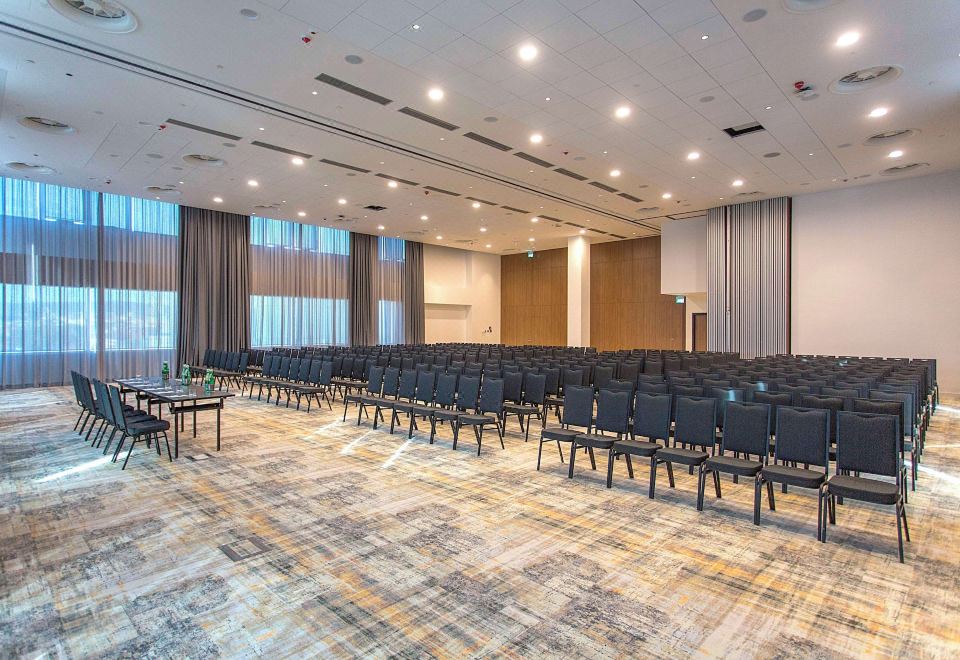 4. 힐튼 가든 인 ..