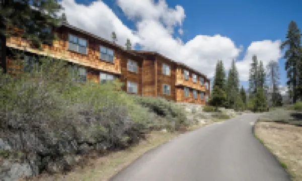 Wuksachi Lodge in Sequoia National Park