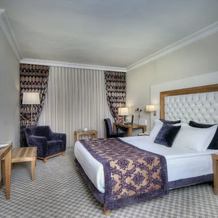Tugcu Hotel Select