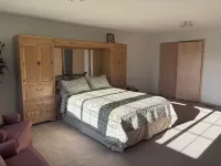 Spectacular peaceful out of town getaway only 5 miles from downtown Lake Chelan.