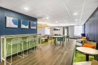 Spark by Hilton Roanoke Airport Hotels in Hollins