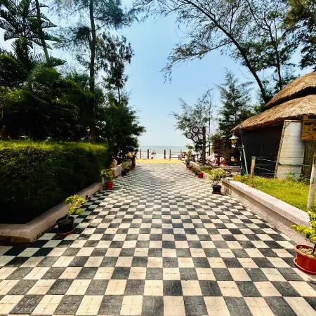 The Candlewood Park Beach Resort