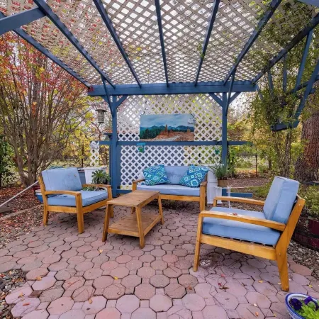 10 Mi to Redding: Serene Escape w/ Spacious Yard!