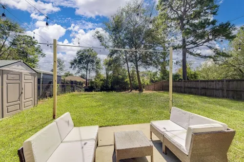 Pristine waterfront 3 bed/2 bath home. Great location between Savannah & Tybee!