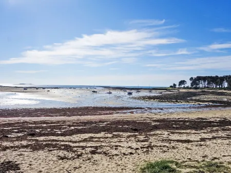 Men Er Bellec Отели рядом с достопримечательностью «Chapelle Saint Philibert»
