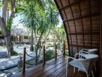 吉利群島曼塔潛水飯店 吉利特拉旺岸島碼頭附近的飯店