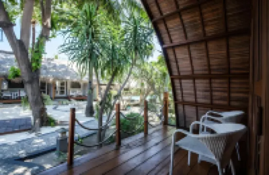 吉利羣島曼塔潛水酒店 鄰近特拉旺岸島的酒店