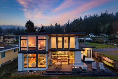 Chic Whidbey Island Waterfront Home w/ Hot Tub, Firepits + Views