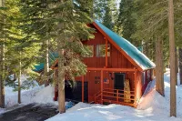 Mountain Cabin w/ Fireplace, Balcony & Easy Ski Access Bear Americana