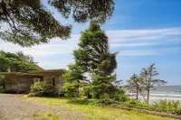 Sunset Cove by AvantStay Beachfront w Balcony Hotels in Arch Cape