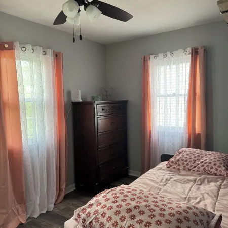 Charming 3-bedroom pet friendly house with fenced in yard in Clinton, IA.