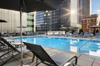 Renaissance Columbus Downtown Hotel - Rooftop Pools
