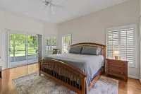 Sunrise Oaks - 2-Star