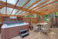 Farmhouse w/ Private Hot Tub < 1 Mile to Birch Bay - Hot Tub