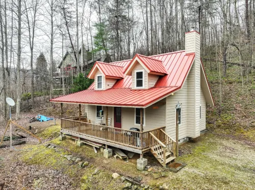 Santeetlah Lake Retreat w/ Dock: Walk to Water! - Wifi