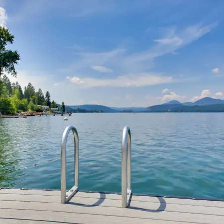 17 Mi to Schweitzer Mtn: All-Season Retreat!