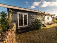 Chalet in Giethoorn With Lake Views Отели в г. 