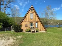 Lakefront Aframe Cabin in Hardy on Kiwanie Lake with Kayaks and Private Dock