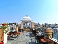 Thamla Haveli - Heritage Lake View Hotel