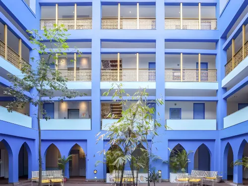 Bloom Boutique | Signature Towers - 3-Star