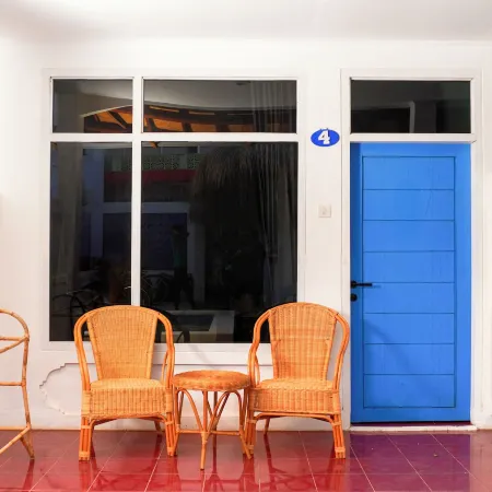 Seaside Hotel Отели рядом с достопримечательностью «Гили Траванган»