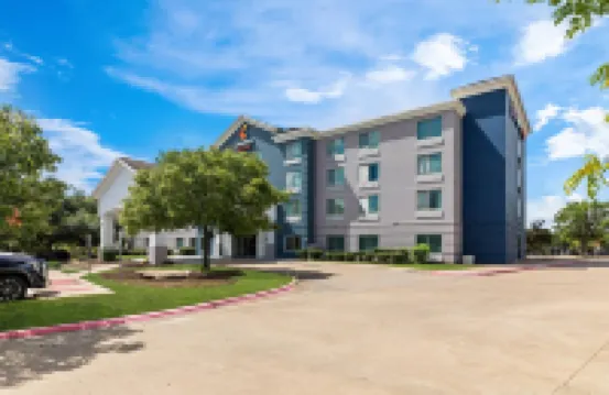 Comfort Suites Austin Airport Hotels near Austin-Bergstrom International Airport