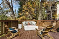 The Fancy Fox Stunning 4 Br Retreat, Min to Lake - 4-Star